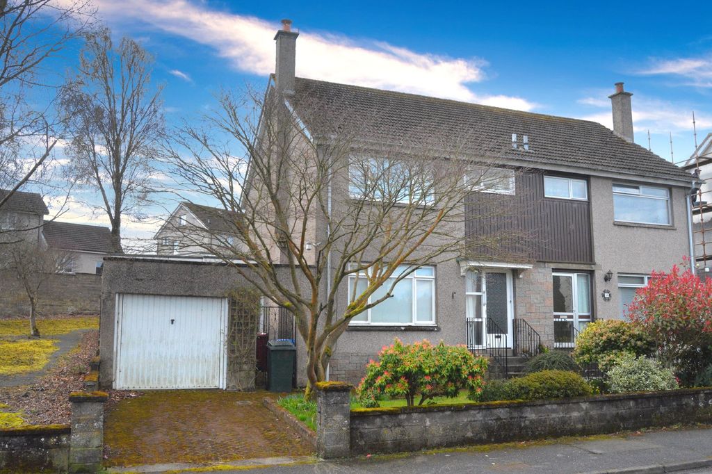 3 bed semi-detached house for saleCraighorn Drive, Falkirk FK1