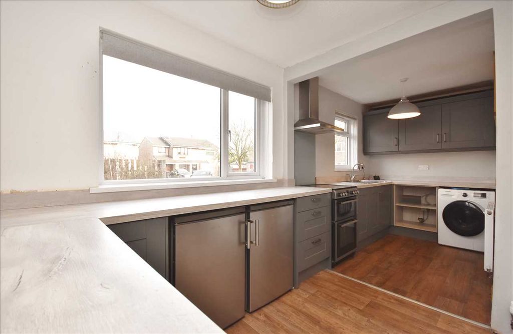 1 bed flat for saleNookfield, Leyland PR26 photo 5
