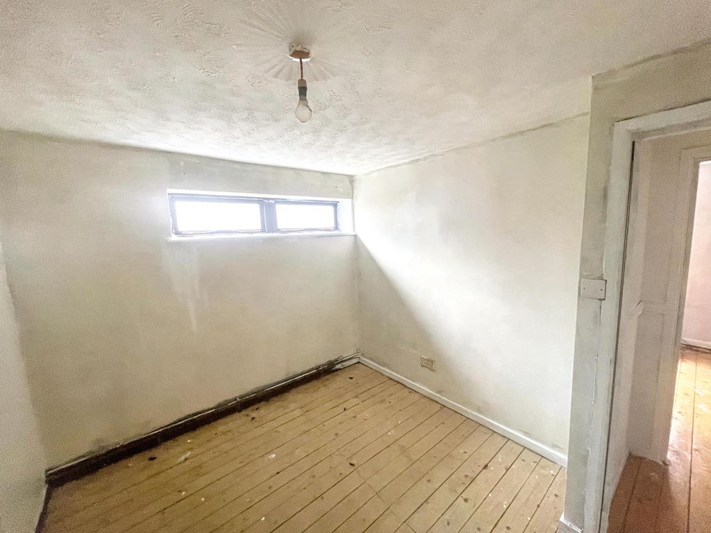 Additional image 5 of 1 bed flat for saleFlat 1 Oxford House, 6 Marlborough Street, Faringdon, Oxfordshire SN7