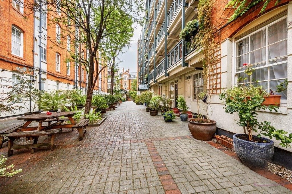 Studio Flat, Beaumont Buildings, WC2B, N1 7GU photo 3