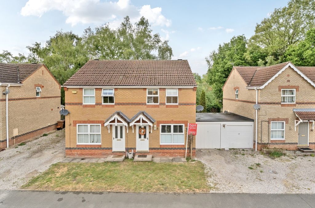 3 bed semi-detached house for saleBaker Crescent, Lincoln, Lincolnshire LN6