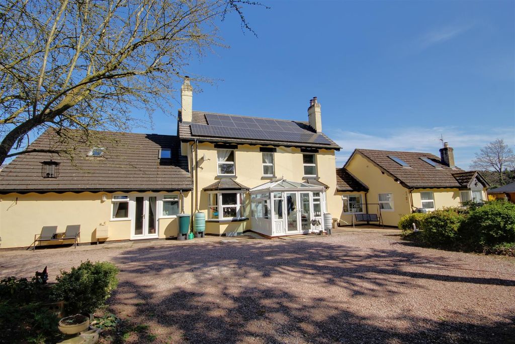 8 bed detached house for saleBradfords Lane, Newent GL18