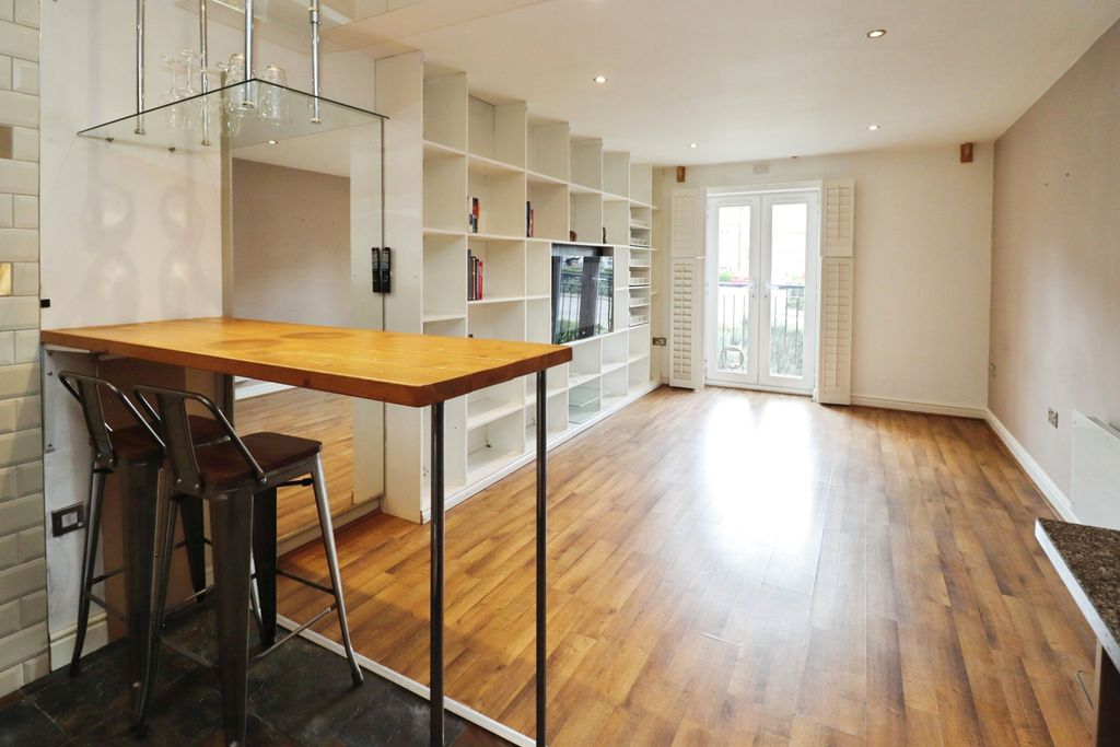 Additional image 4 of 2 bed flat for saleOlsen Rise, Lincoln LN2