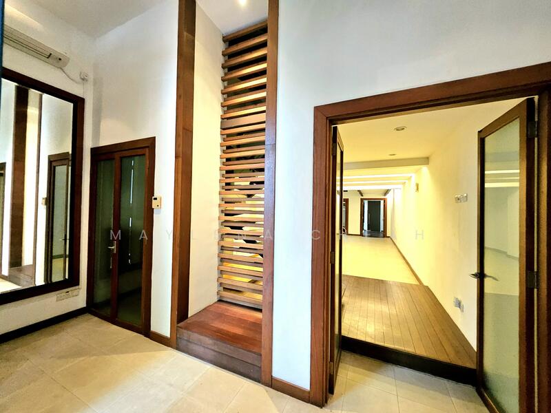 Emerald Hill photo 2