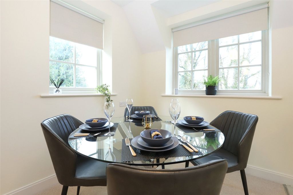 Additional image 6 of 2 bed flat for saleHawkesbury Place, Stow On The Wold, Cheltenham, Gloucestershire GL54