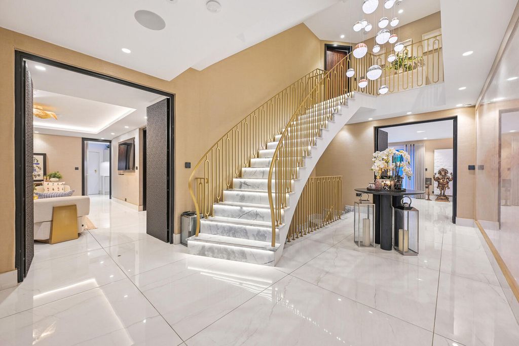 6 bed detached house for saleRussell Road, Northwood HA6