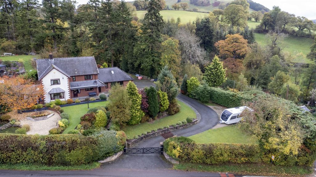 5 bed detached house for saleFforrd Y Cain, Llanfyllin SY22