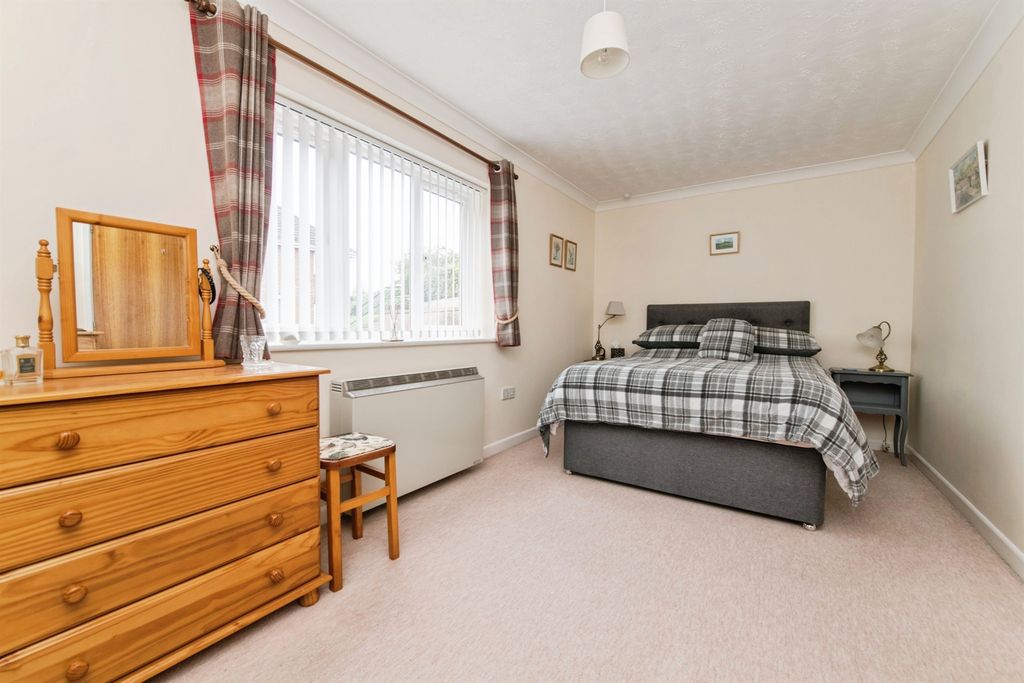 Additional image 9 of 2 bed flat for saleAnning Road, Lyme Regis DT7