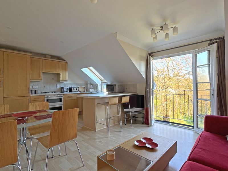 2 bed flat for saleWoolbrook Road, Sidmouth EX10 photo 4
