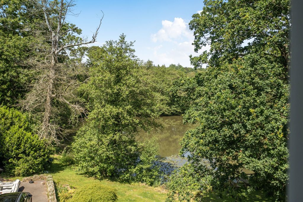Additional image 23 of 2 bed flat for saleMare Hill Road, Pulborough RH20