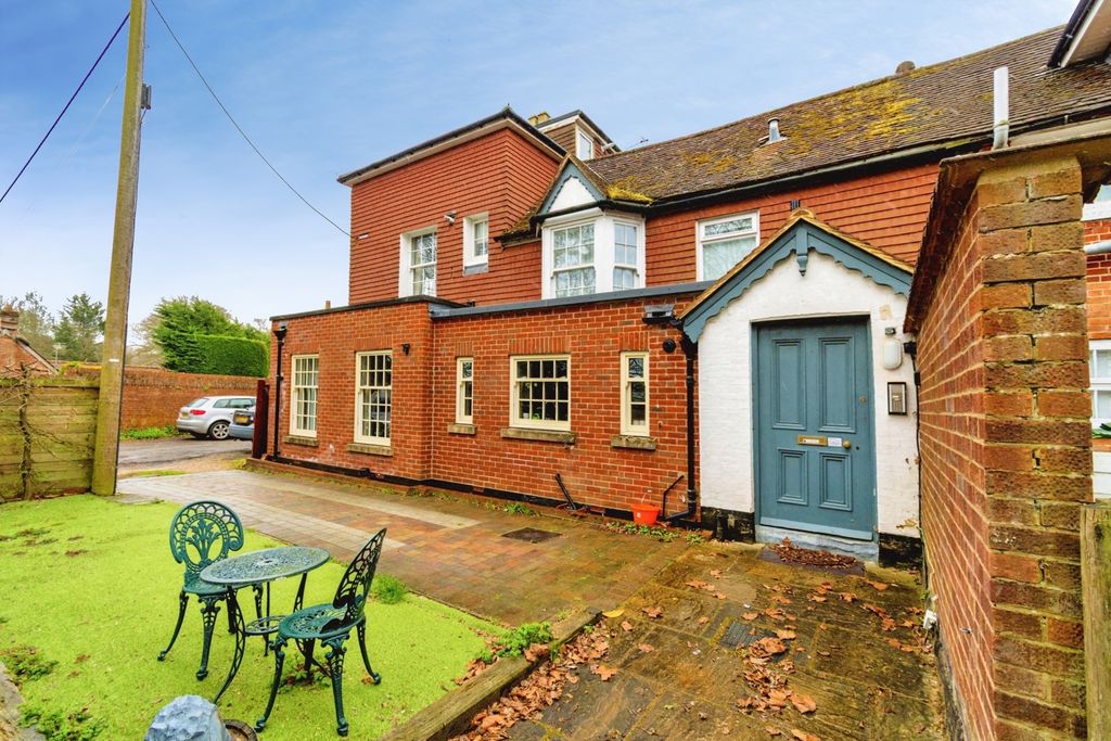 Additional image 5 of 1 bed flat for saleGosport Lane, Lyndhurst, Hampshire SO43