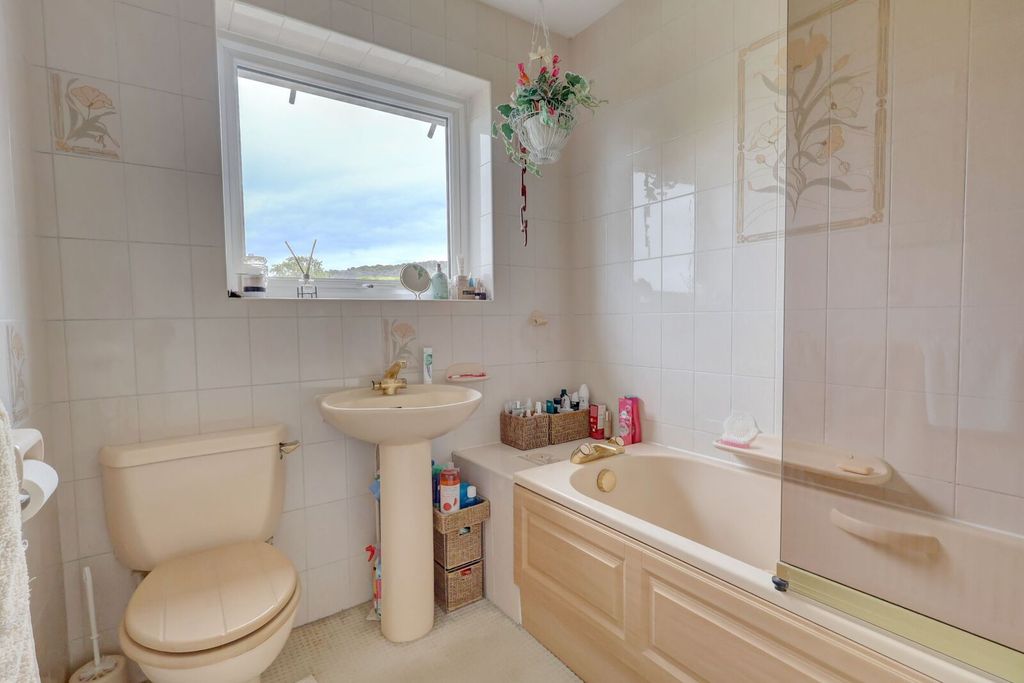 Additional image 11 of 3 bed bungalow for saleNew Road, Princes Risborough, Buckinghamshire HP27