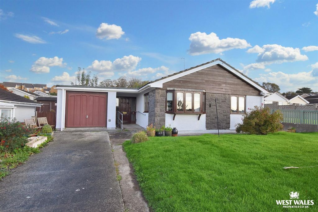 3 bed detached bungalow for saleWhitehall Avenue, Pembroke SA71