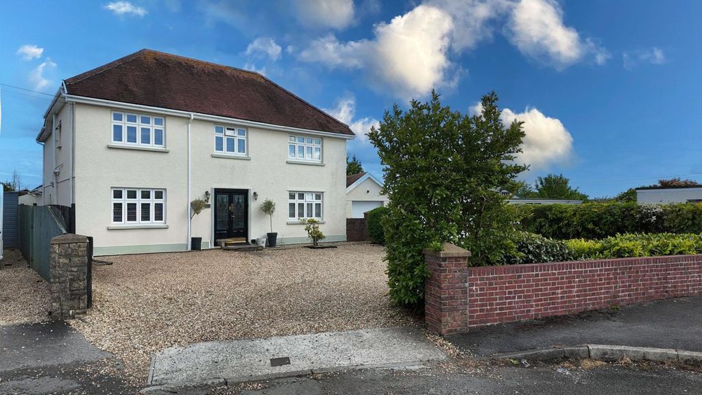 5 bed detached house for saleStation Road, Bynea, Llanelli SA14