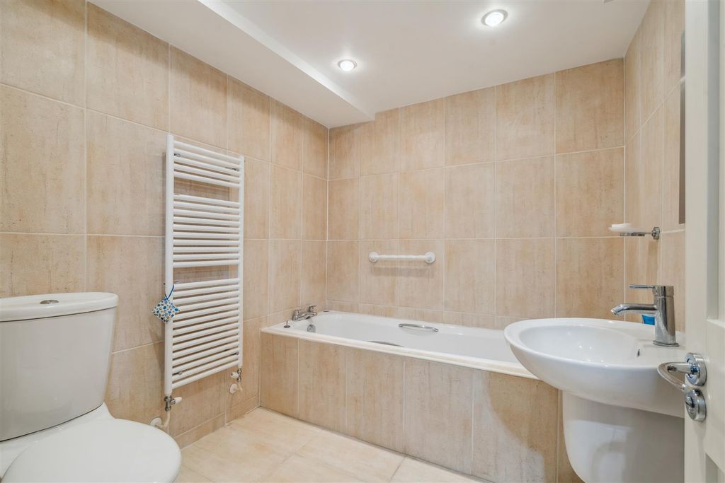 Additional image 12 of 3 bed property for saleHigh Street, Olney MK46