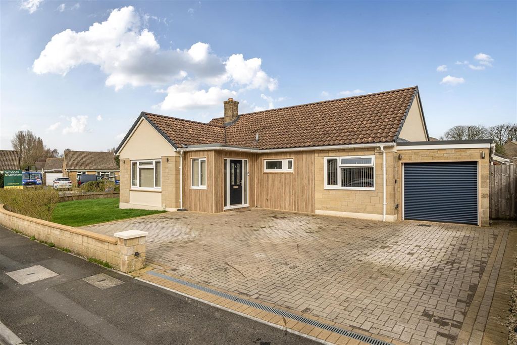3 bed detached bungalow for saleAshfield Park, Martock TA12