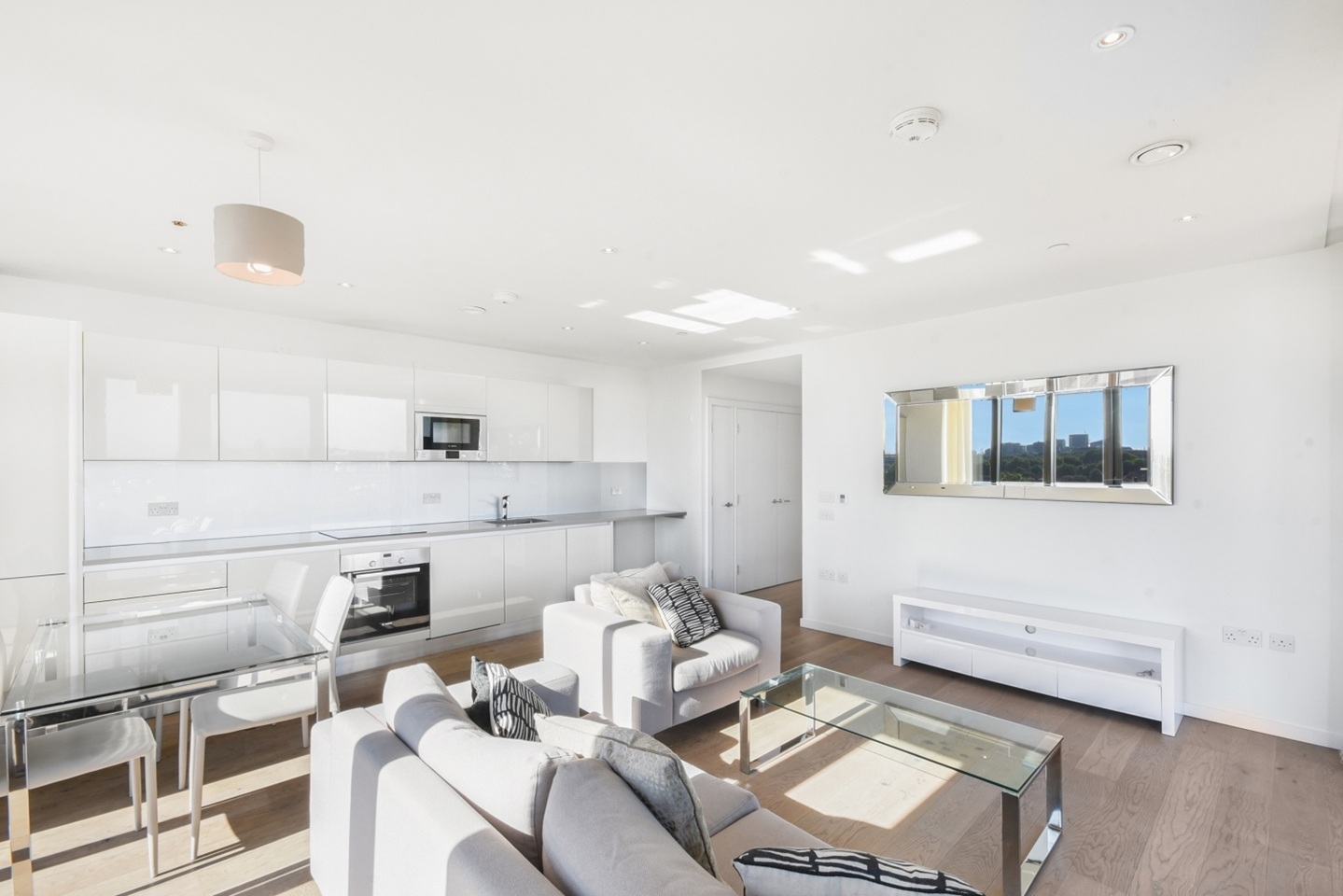 2 Bed Flat, St Gabriel Walk, SE1, N1 7GU photo 5