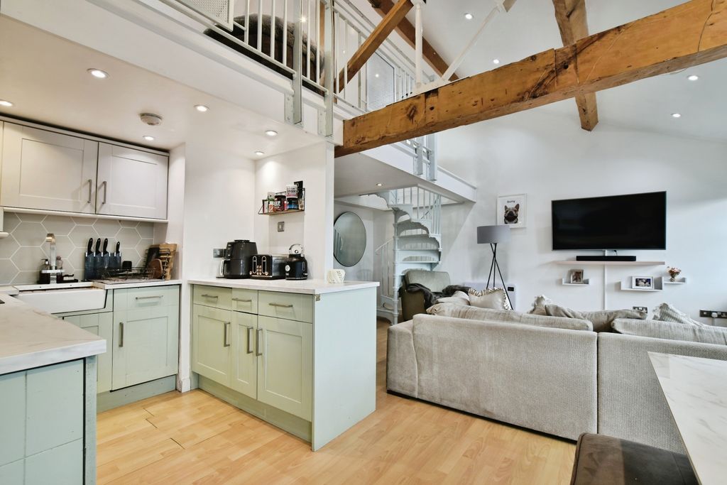 Additional image 7 of 2 bed flat for salePickford Street, Macclesfield SK11