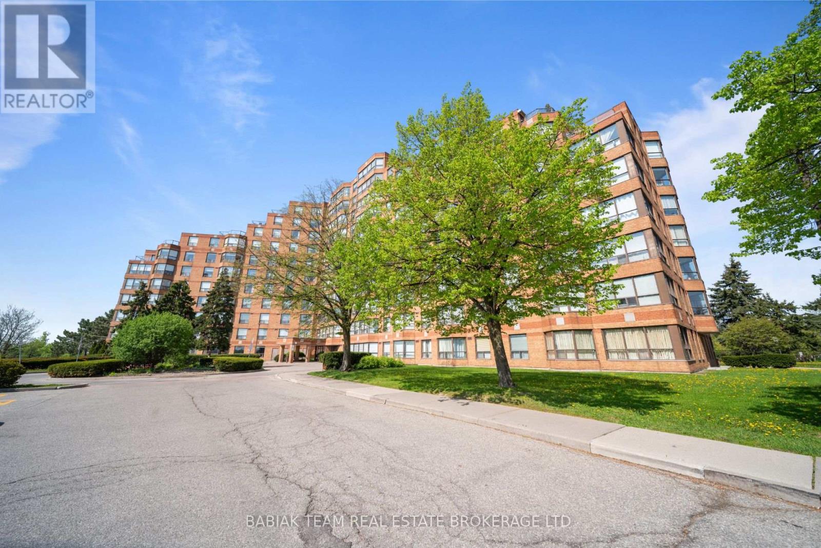 202 - 6 HUMBERLINE DRIVE