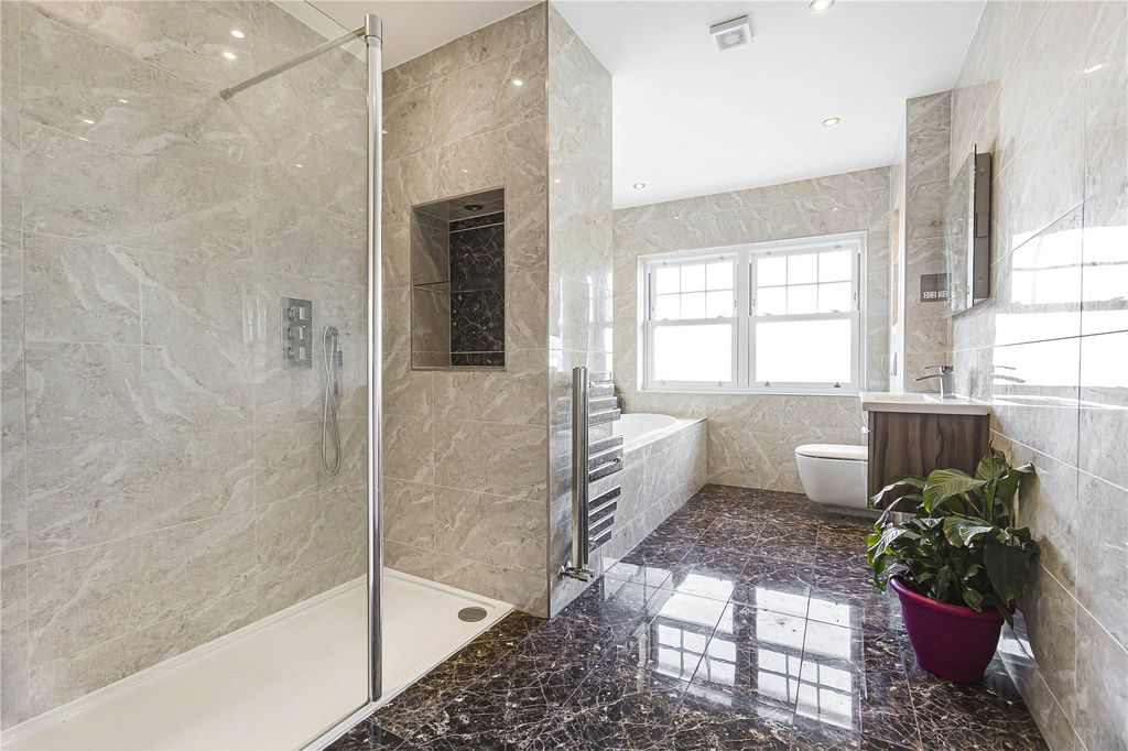 Additional image 12 of 5 bed detached house for saleWestwood Close, Potters Bar, Hertfordshire EN6