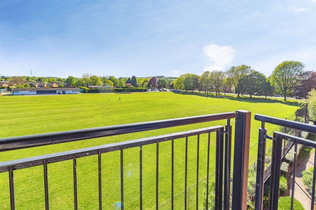 2 bed flat for saleThe Wharf, Leighton Buzzard LU7 photo 2