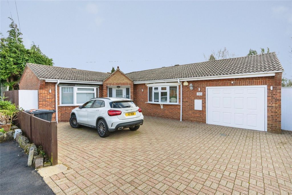 3 bed bungalow for salePoplar Close, Leighton Buzzard, Bedfordshire LU7