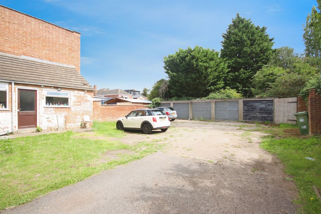Additional image 18 of 11 bed detached house for saleTachbrook Road, Leamington Spa CV31