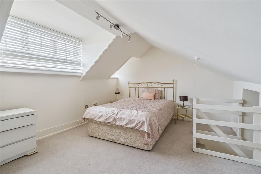 Additional image 14 of 3 bed property for saleHigh Street, Olney MK46