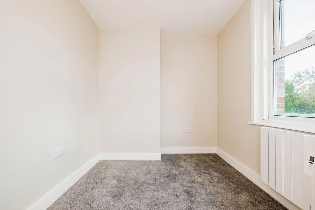 Additional image 17 of 2 bed flat for saleLondon Road, Watersfield, West Sussex RH20