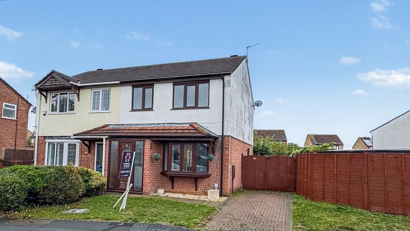 3 bed semi-detached house for saleChedworth Road, Glebe Park, Lincoln LN2
