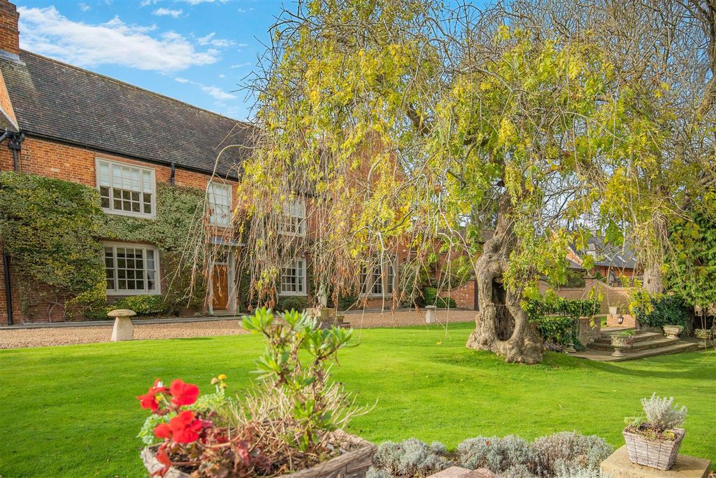 Additional image 40 of 6 bed detached house for saleMill Lane, Newport Pagnell MK16