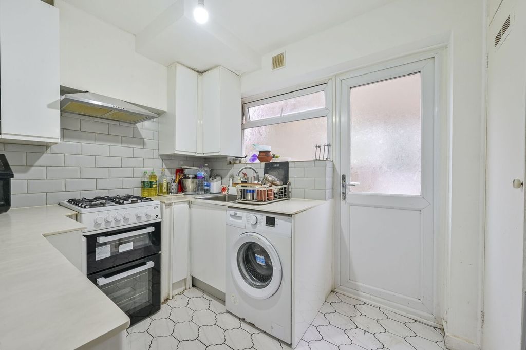 Additional image 3 of 3 bed maisonette for saleLondon Road, Morden SM4