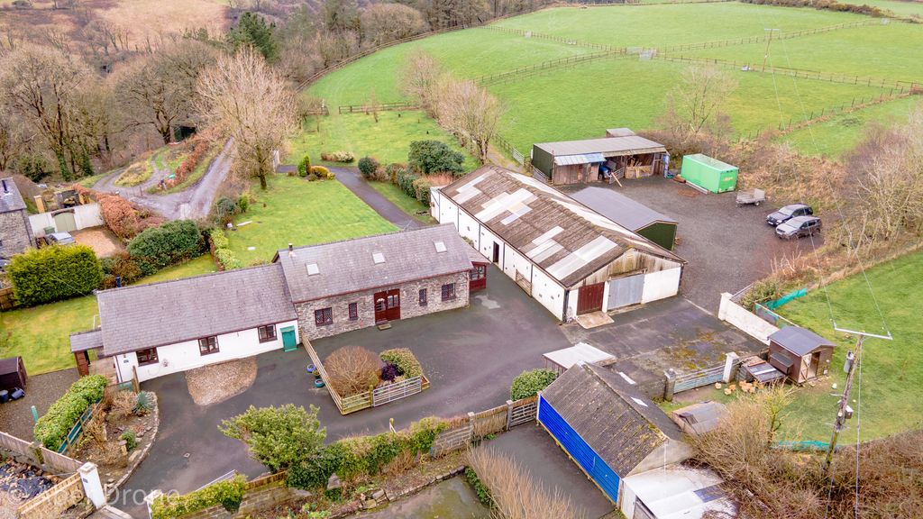 4 bed equestrian for saleLlanrhystud SY23 photo 4