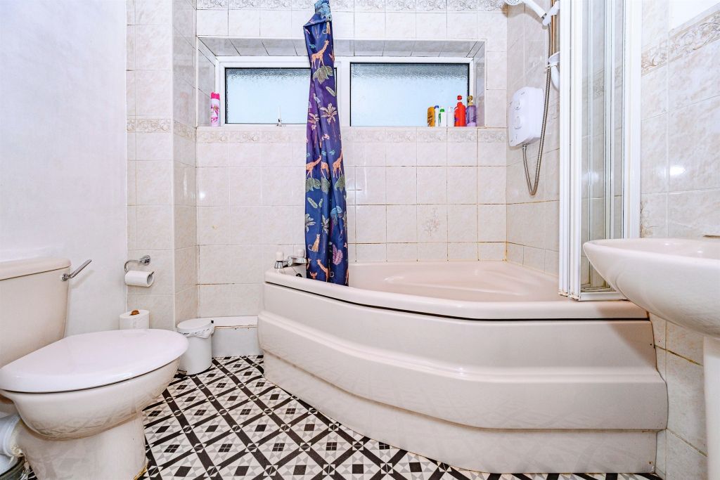 Additional image 14 of 3 bed semi-detached house for saleTurnpike Drive, Luton LU3