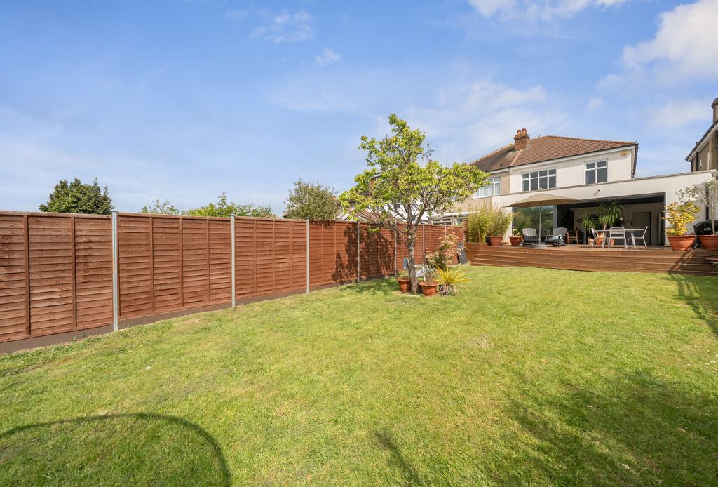 Additional image 9 of 3 bed semi-detached house for saleArundel Avenue, Morden SM4