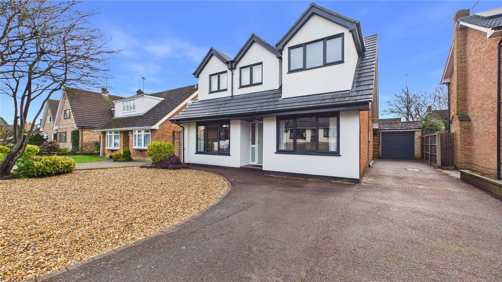 4 bed detached house for saleLightwater, Surrey GU18