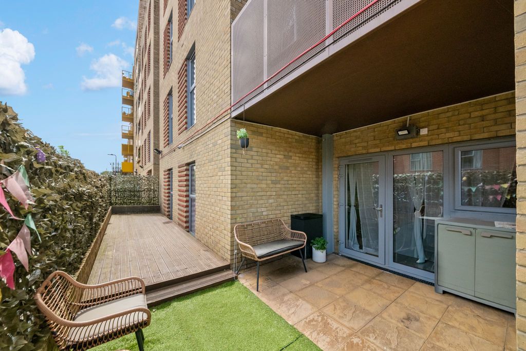 Additional image 17 of 2 bed flat for saleLarkspur Court, Rectory Park Avenue, Northolt UB5