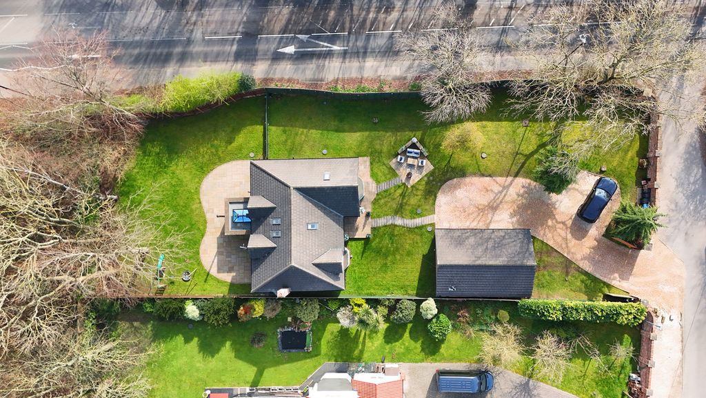 6 bed detached house for saleLadgate Lane, Middlesbrough, 7 TS5 photo 5