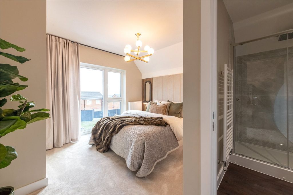 4 bed detached house for saleScotforth Road, Lancaster, Lancashire LA1 photo 5
