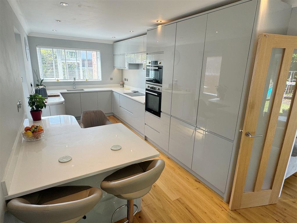 Additional image 4 of 4 bed detached house for saleBledlow Close, Newbury RG14