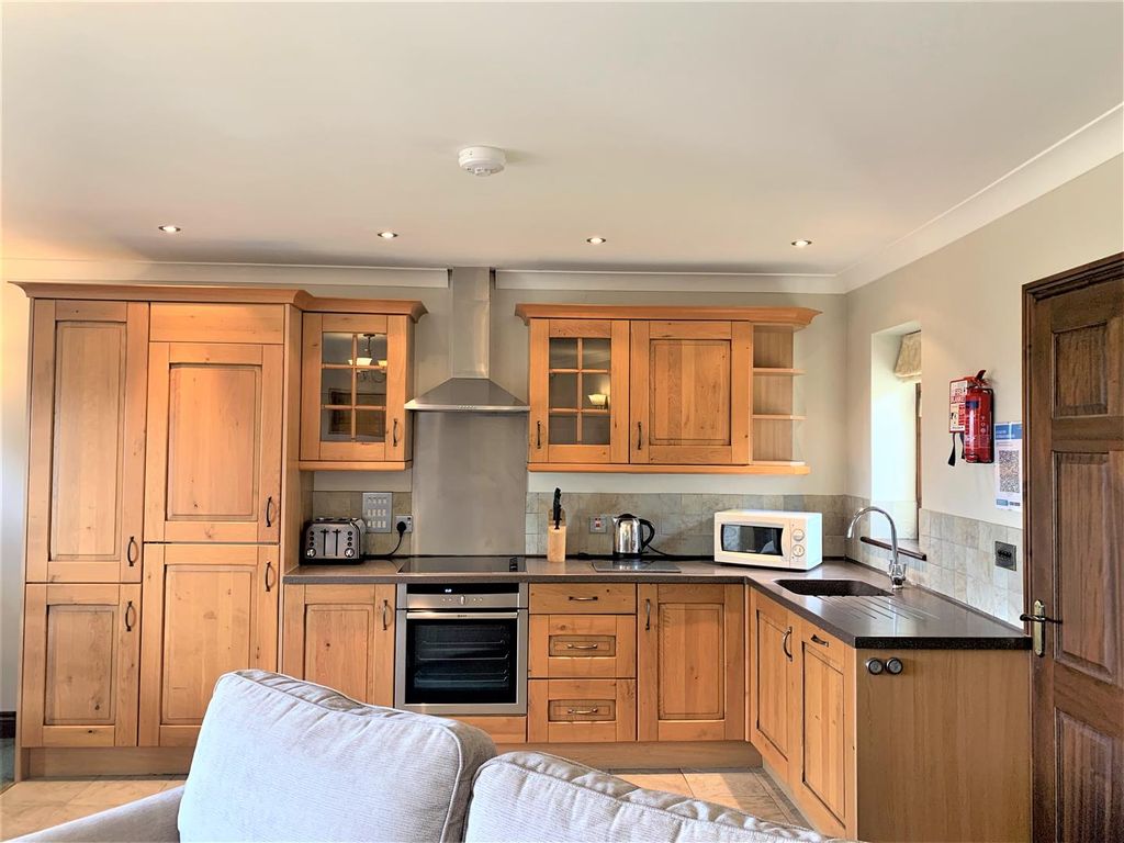 2 bed bungalow for salePenpillick, Par PL24 photo 4