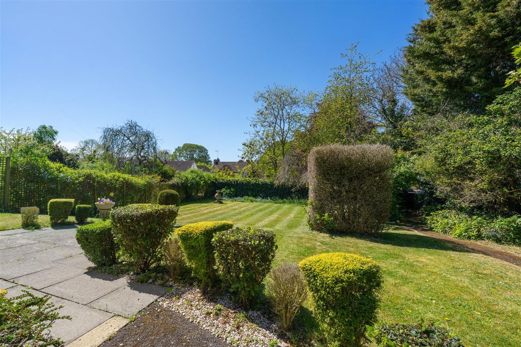 Additional image 29 of 7 bed semi-detached house for saleAbington Park Crescent, Northampton NN3