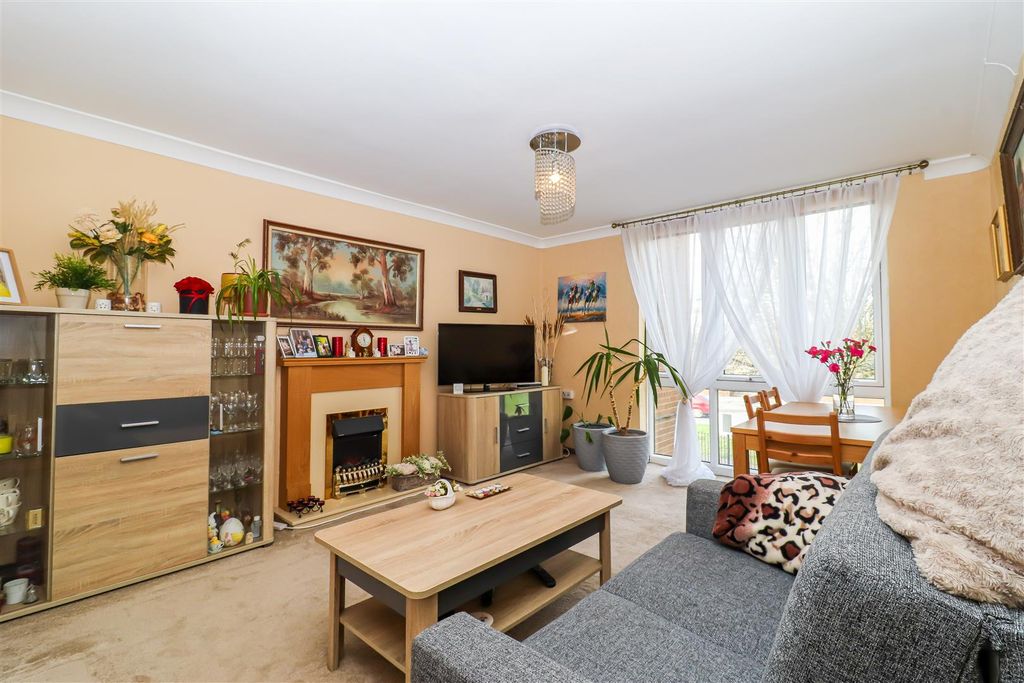 Additional image 2 of 2 bed flat for saleStanley Road, Wakefield WF1