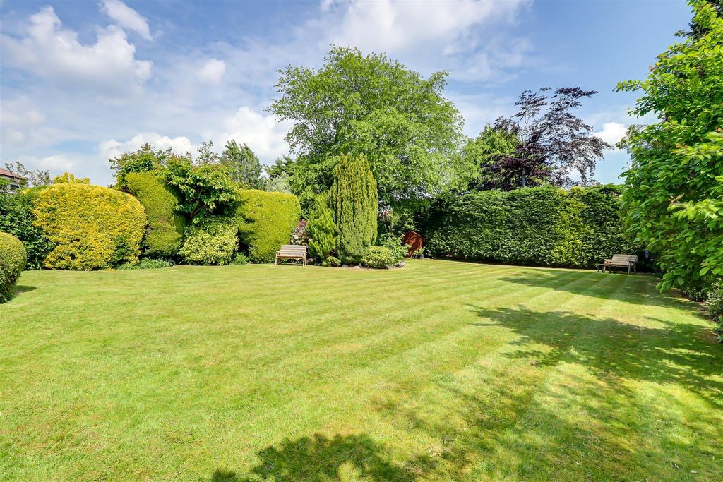 Additional image 35 of 5 bed detached house for saleWoodside, Leigh-On-Sea SS9
