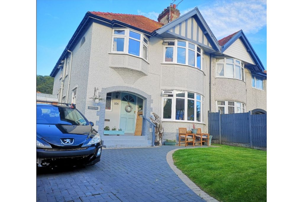 4 bed semi-detached house for saleQueens Road, Llandudno LL30