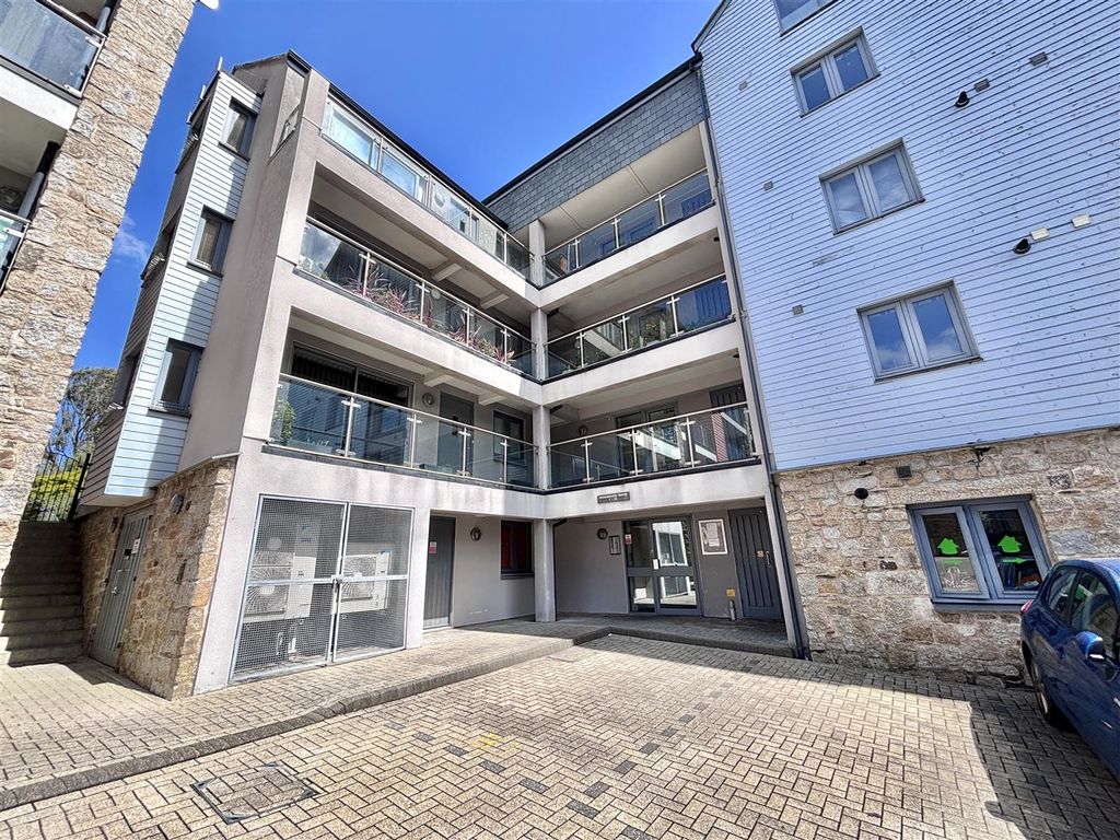 1 bed flat for saleQuay Hill, Penryn TR10