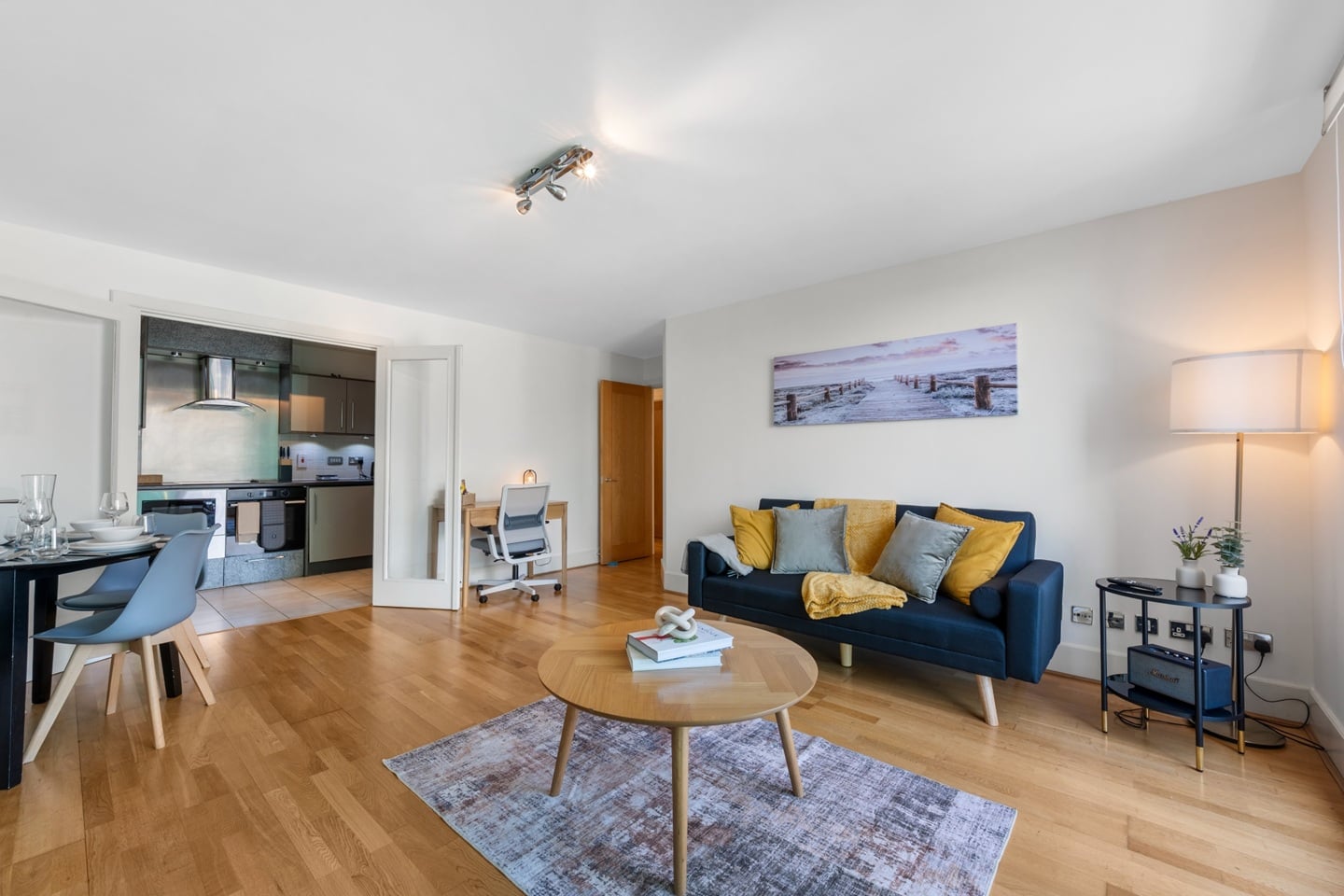 2 Bed Detached House, Bridge House, SW8, N1 7GU photo 4