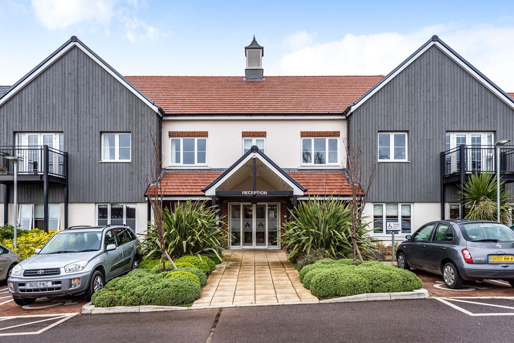 2 bed flat for saleThe Retreat, Princes Risborough HP27