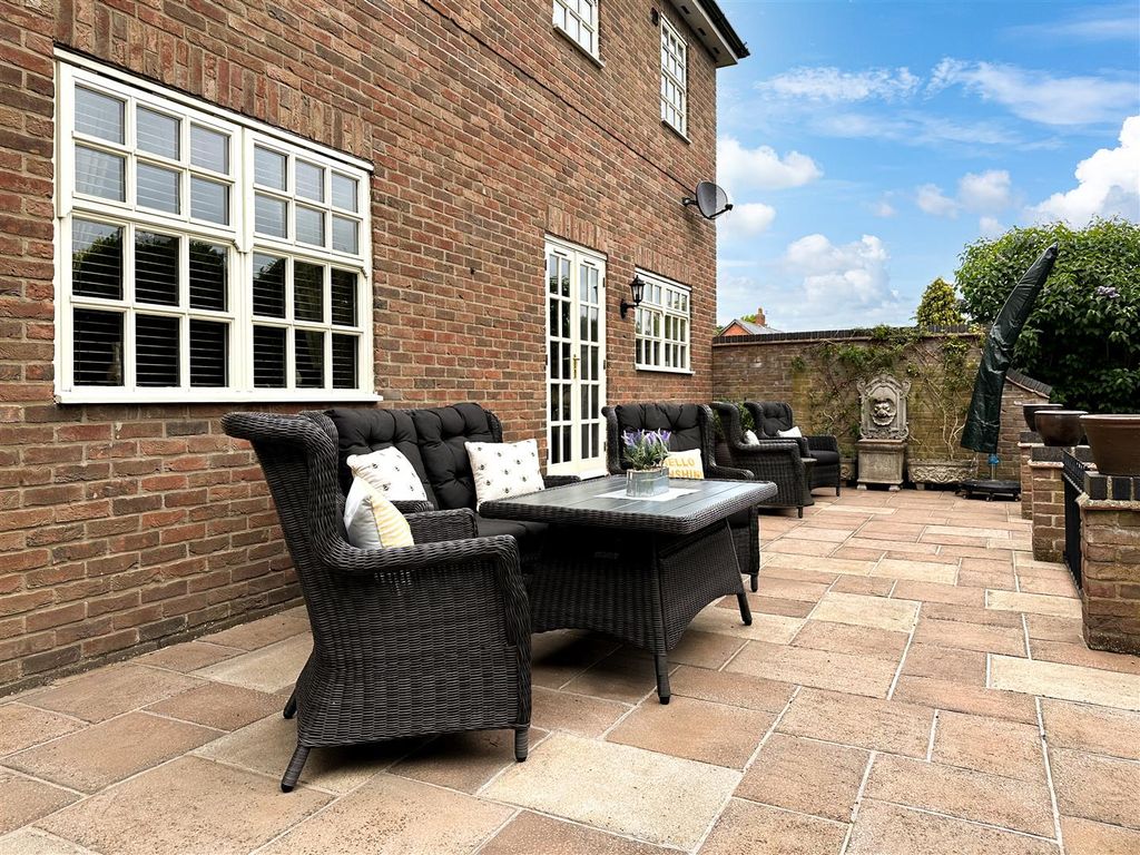 Additional image 8 of 4 bed detached house for saleOld Orchard, Farndon Road, Newark NG24