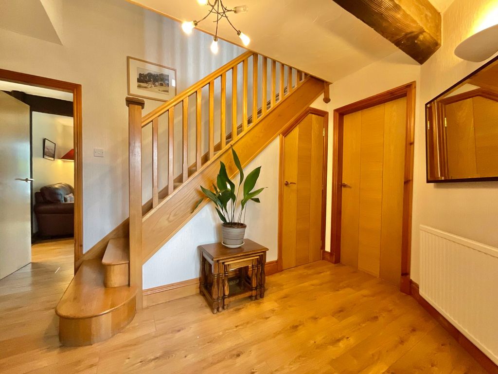 4 bed detached house for saleThe Paddock, Willaston CW5 photo 5